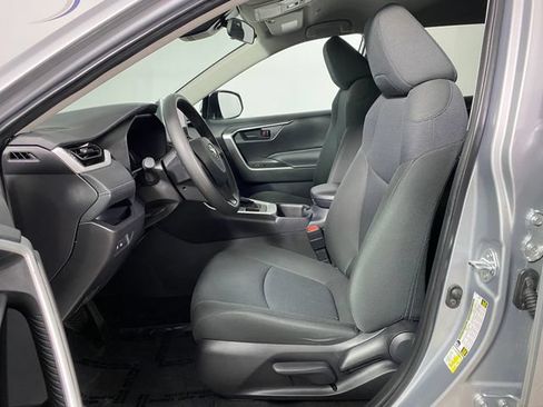 Certified 2025 Toyota RAV4 LE AWD/4WD image 10