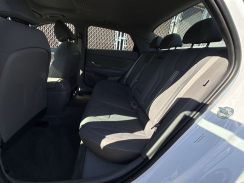 Certified 2025 Hyundai Elantra SEL FWD image 25