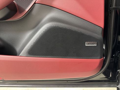 Certified 2025 Porsche Macan 4 Electric image 35