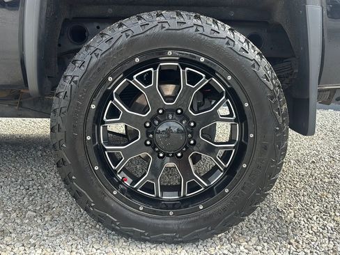 Used 2015 GMC Sierra 2500 SLE AWD/4WD image 2