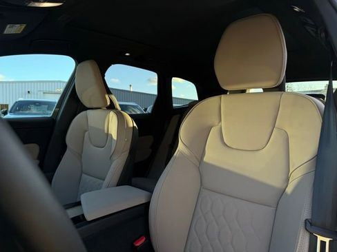 New 2026 Volvo XC60 B5 Plus w/ Protection Package Premier image 15