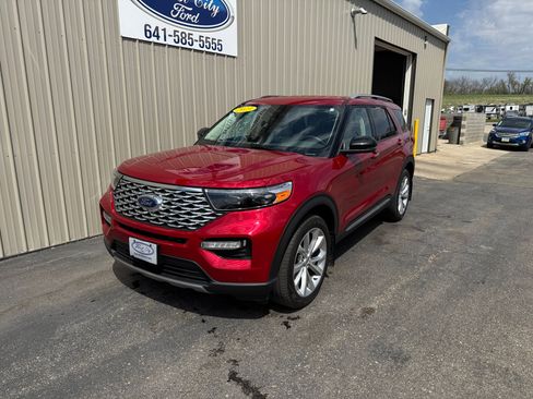 Used 2023 Ford Explorer Platinum w/ Premium Technology Package AWD/4WD image 2