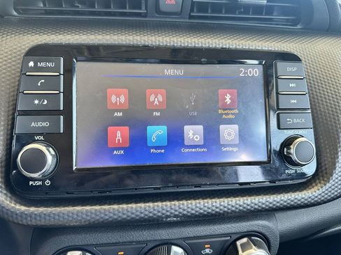 Used 2019 Nissan Kicks S FWD image 10