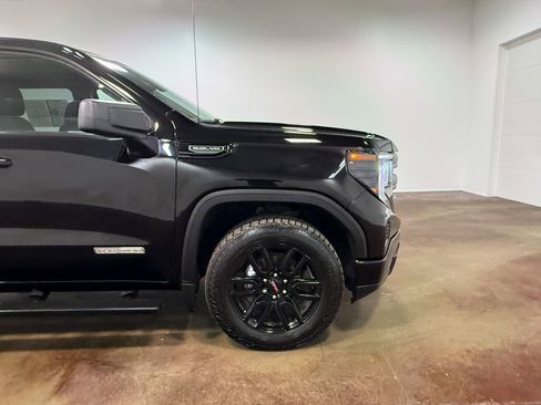 Used 2023 GMC Sierra 1500 Elevation w/ Preferred Package image 30
