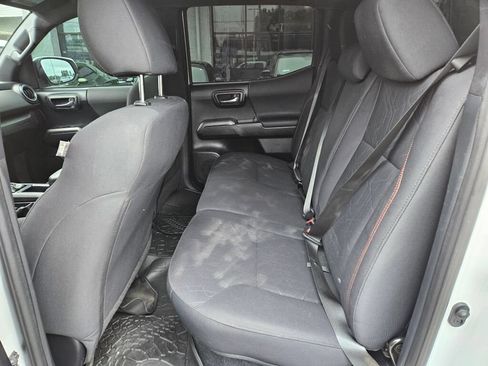 Used 2019 Toyota Tacoma TRD Off-Road AWD/4WD image 13