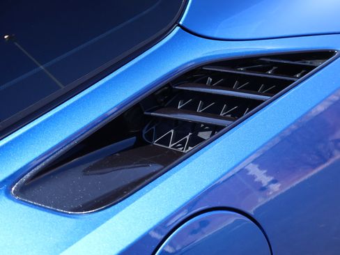 Used 2015 Chevrolet Corvette Stingray Coupe w/ 2LT Preferred Equipment Group image 27