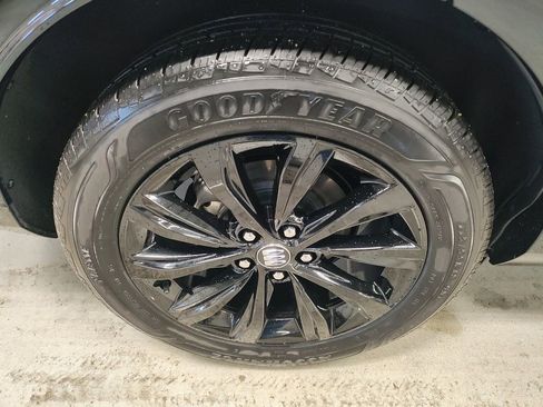 Certified 2025 Buick Envista Sport Touring w/ Convenience I Package image 3