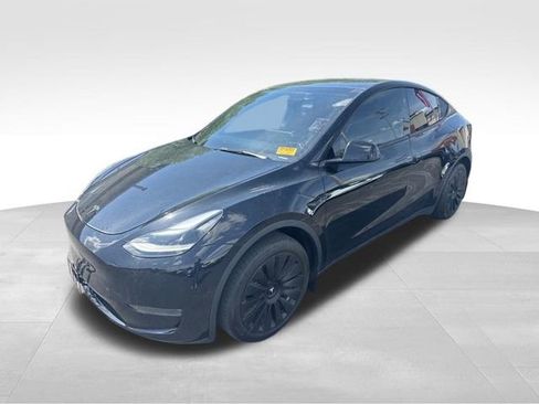 Used 2024 Tesla Model Y Long Range AWD/4WD image 7