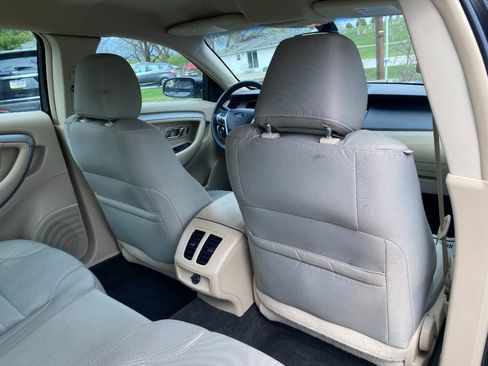 Used 2015 Ford Taurus SE FWD image 26
