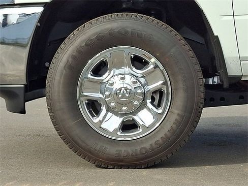 Used 2024 RAM 2500 Tradesman w/ Chrome Appearance Group image 8