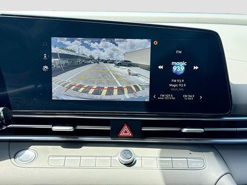 Used 2024 Hyundai Elantra SEL image 14