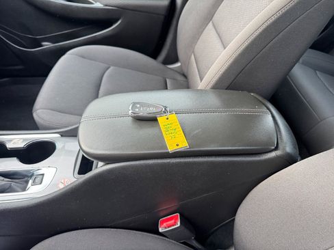 Used 2024 Chevrolet Malibu LT FWD image 23