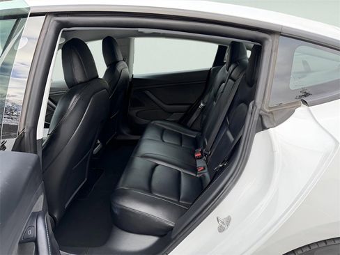 Used 2021 Tesla Model 3 Performance image 26