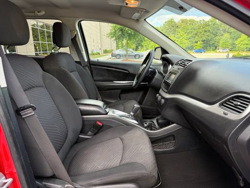 Used 2018 Dodge Journey SE w/ Blacktop Package FWD image 33