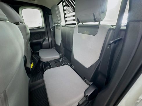 Used 2019 Toyota Tacoma SR w/ SX Package image 21