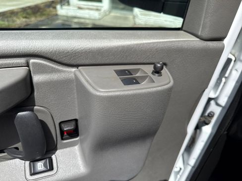 Used 2022 Chevrolet Express 2500 Extended w/ Driver Convenience Package image 11