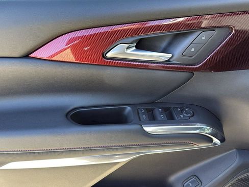 Used 2025 Chevrolet Traverse Z71 w/ Driver Confidence Package image 12