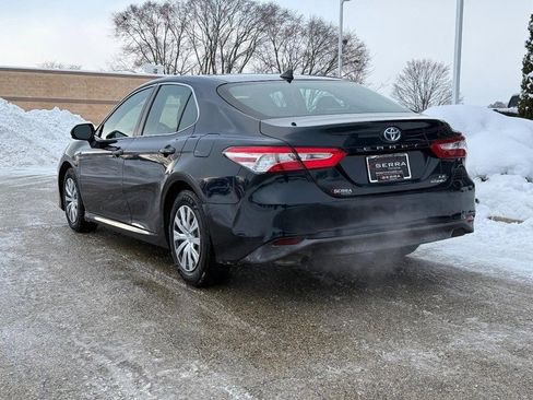 Used 2019 Toyota Camry LE image 5