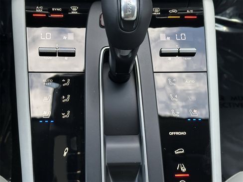 New 2026 Porsche Macan S image 25