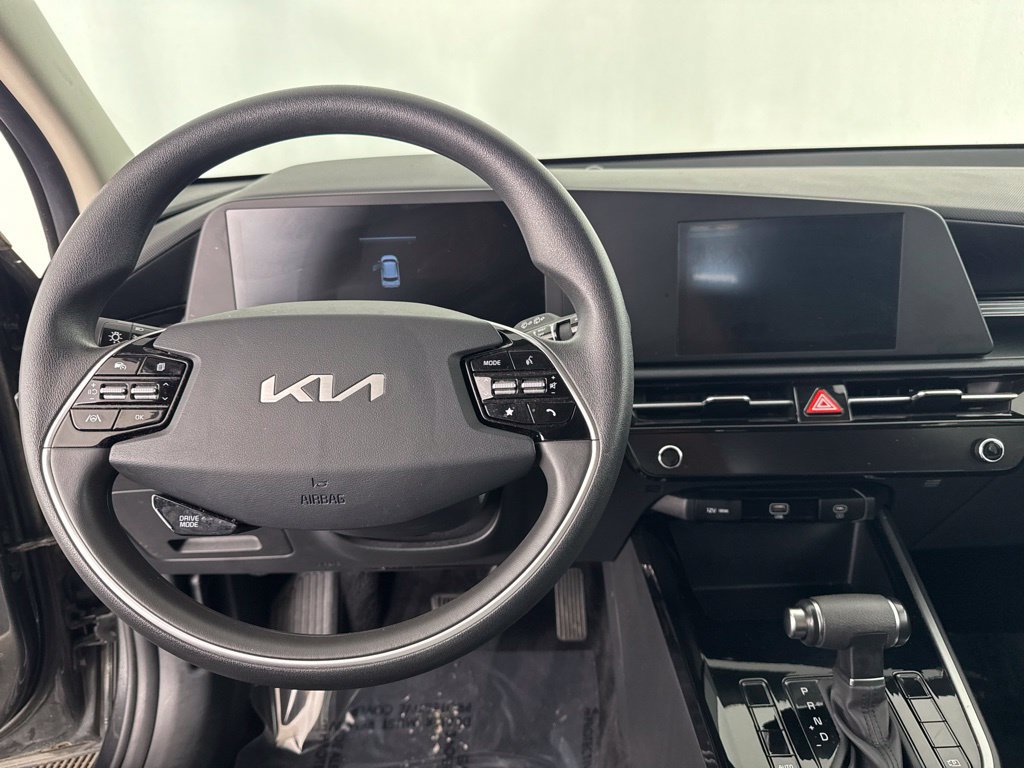 Used 2025 Kia Niro LX FWD image 45