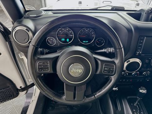 Used 2017 Jeep Wrangler Unlimited Sahara w/ Dual Top Group AWD/4WD image 14