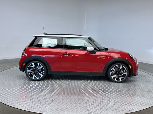 New 2026 MINI Cooper 2-Door Hardtop image 10