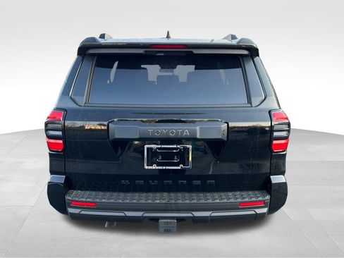 New 2026 Toyota 4Runner SR5 AWD/4WD image 4