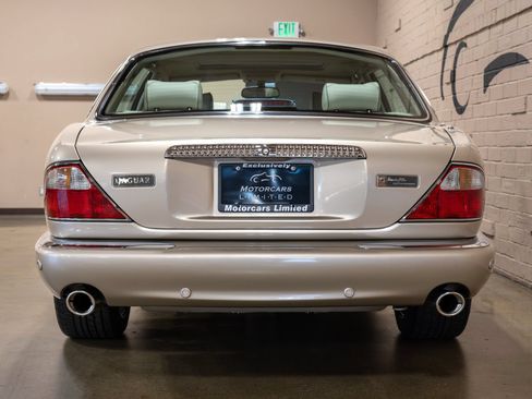 Used 2001 Jaguar XJ Supercharged RWD image 8