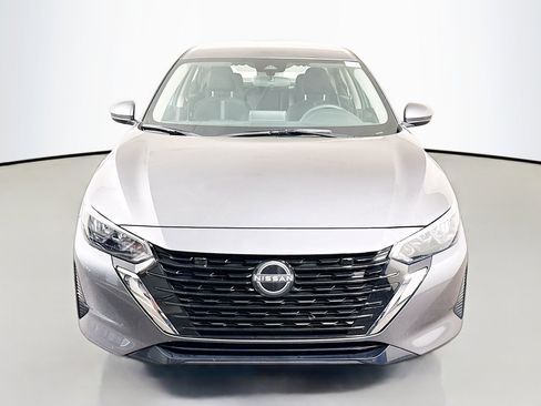 Used 2025 Nissan Sentra SV image 2