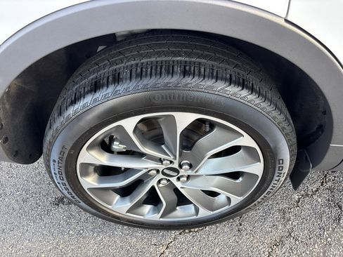 Certified 2023 Lincoln Nautilus Reserve w/ Equipment Group 201A image 10