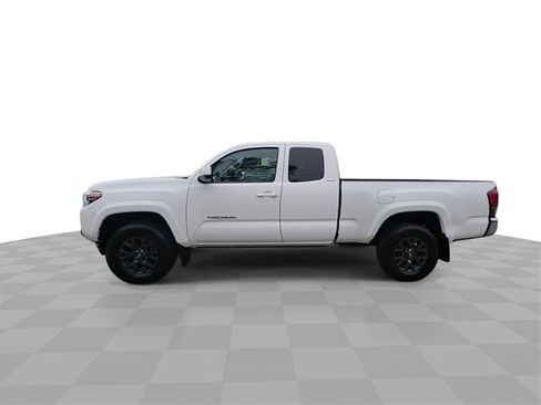 Used 2022 Toyota Tacoma SR5 image 5
