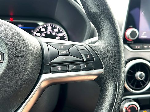 Used 2024 Nissan Sentra SV FWD image 28