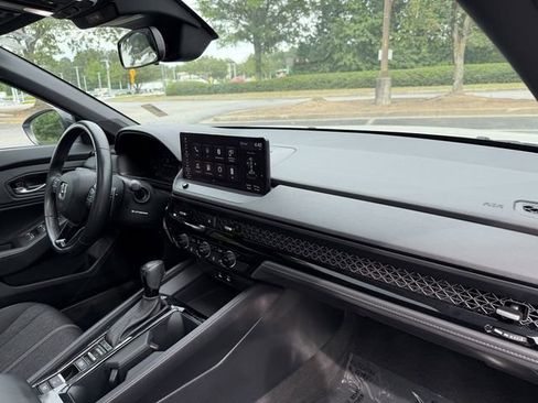 Used 2023 Honda Accord Sport image 32