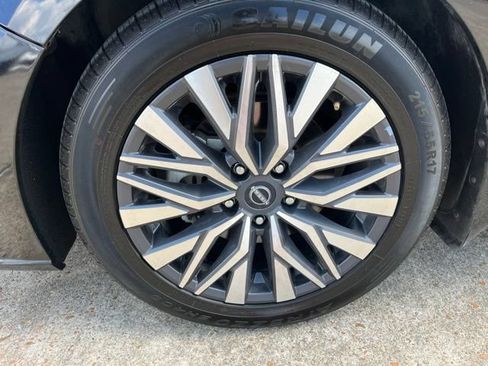 Used 2024 Nissan Altima 2.5 SV FWD image 7