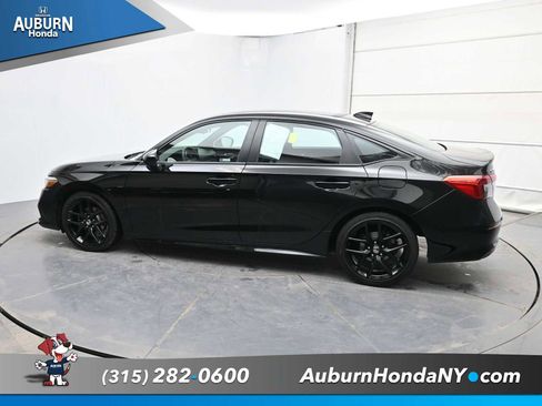 Used 2023 Honda Civic Sport image 15