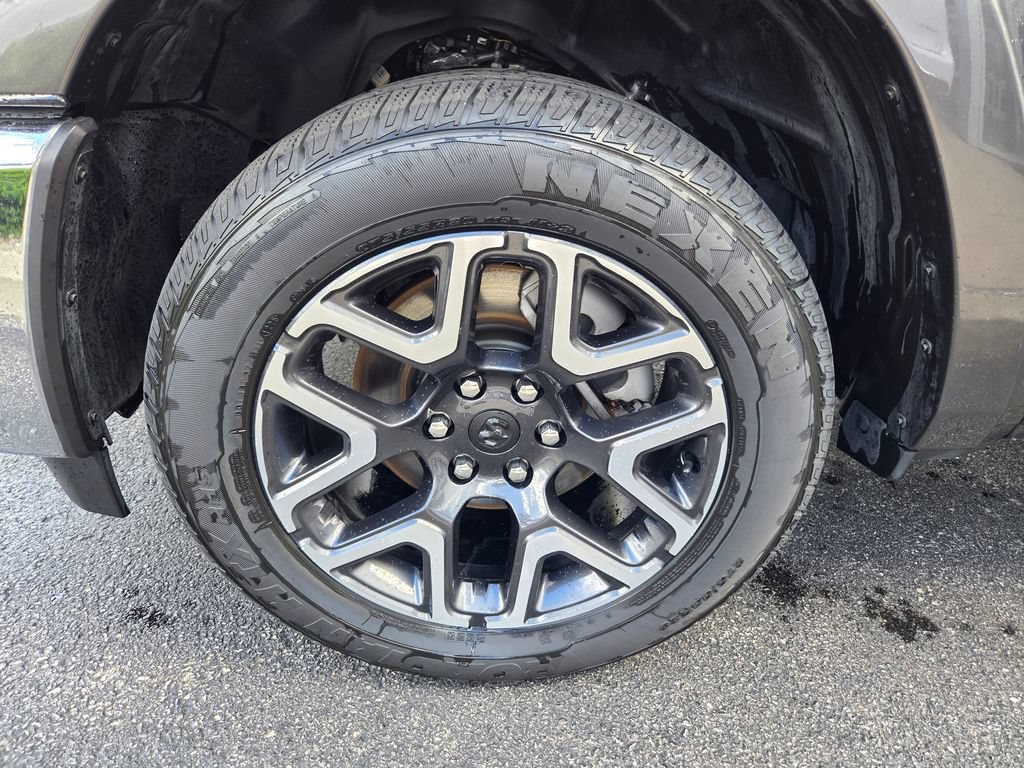 Used 2026 RAM 1500 Laramie AWD/4WD image 13