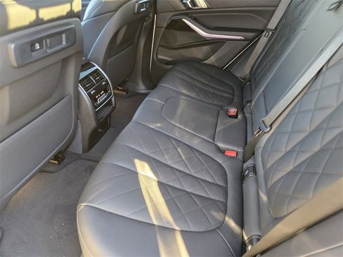 Used 2023 BMW X5 xDrive45e image 18
