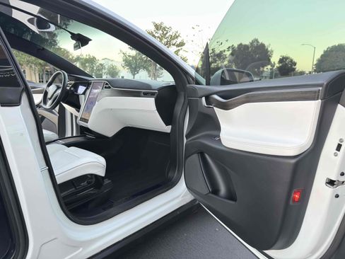 Used 2016 Tesla Model X 90D image 60