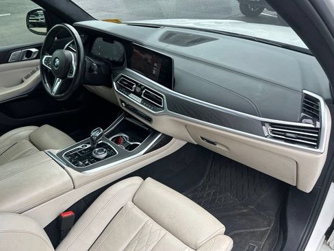 Used 2022 BMW X7 xDrive40i w/ M Sport Package AWD/4WD image 45