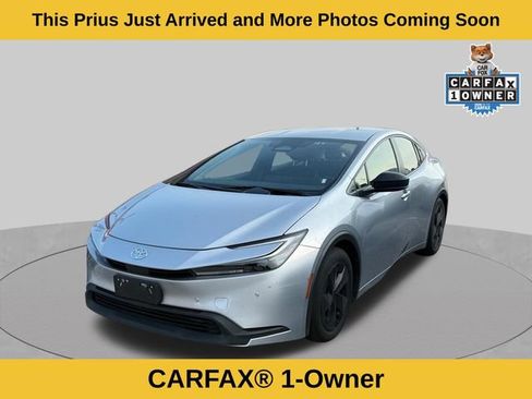 Used 2023 Toyota Prius LE FWD image 2