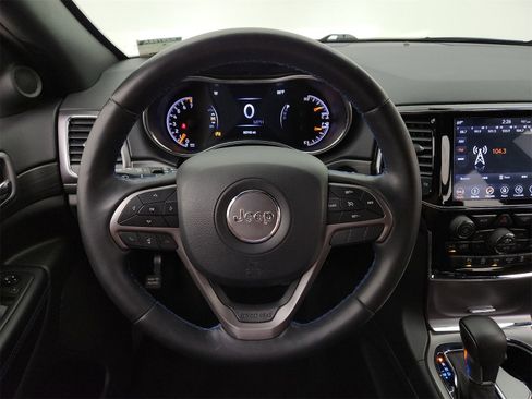 Used 2019 Jeep Grand Cherokee Laredo image 10