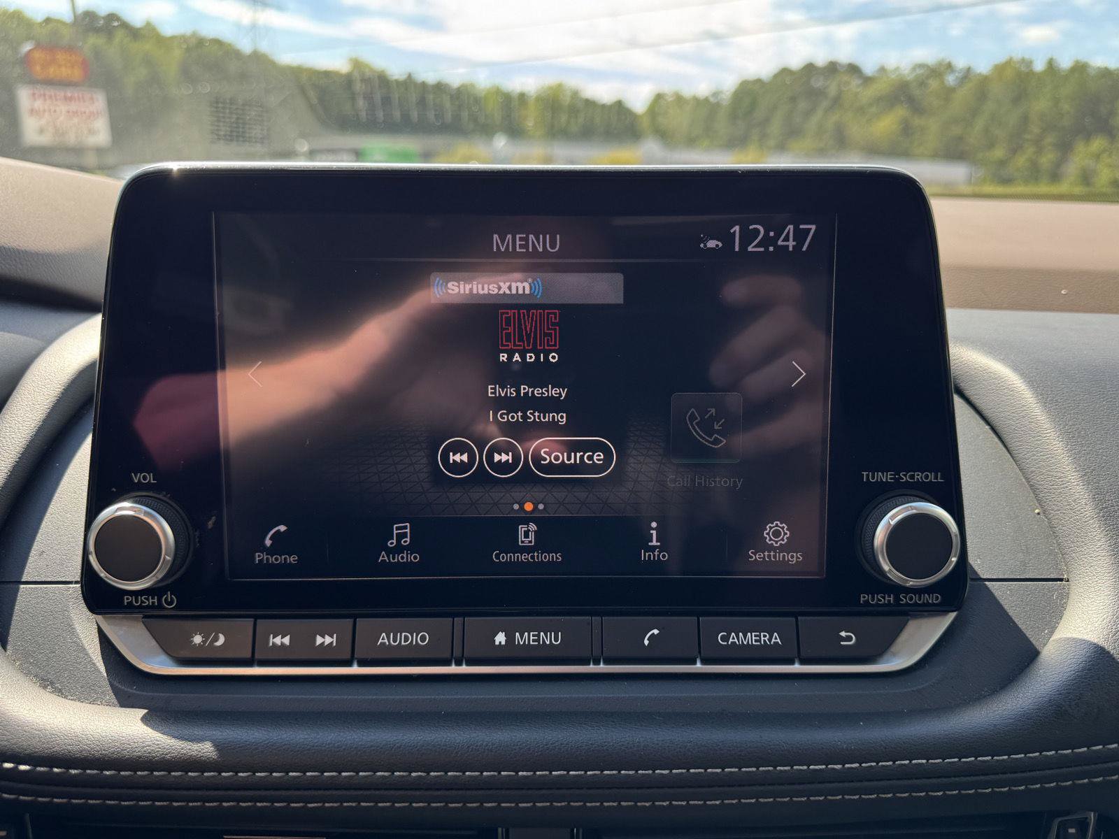 Used 2023 Nissan Rogue SL FWD image 23