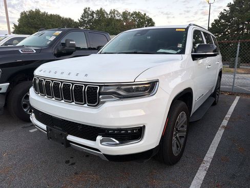 Used 2024 Jeep Wagoneer Series II w/ Flexible Seating Group RWD image 1