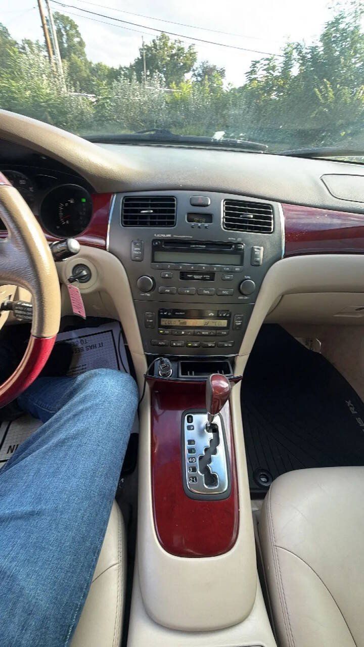 Used 2002 Lexus ES 330 FWD image 14