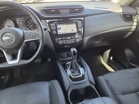 Used 2017 Nissan Rogue SL FWD image 14