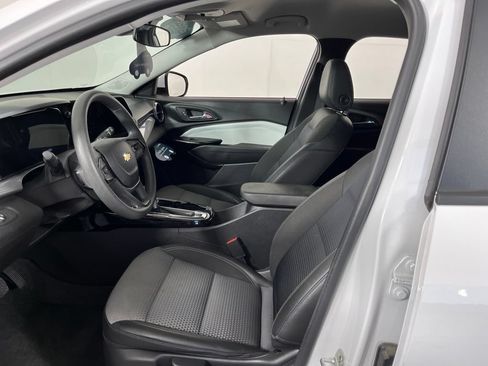 Certified 2025 Chevrolet Trax LT FWD image 22