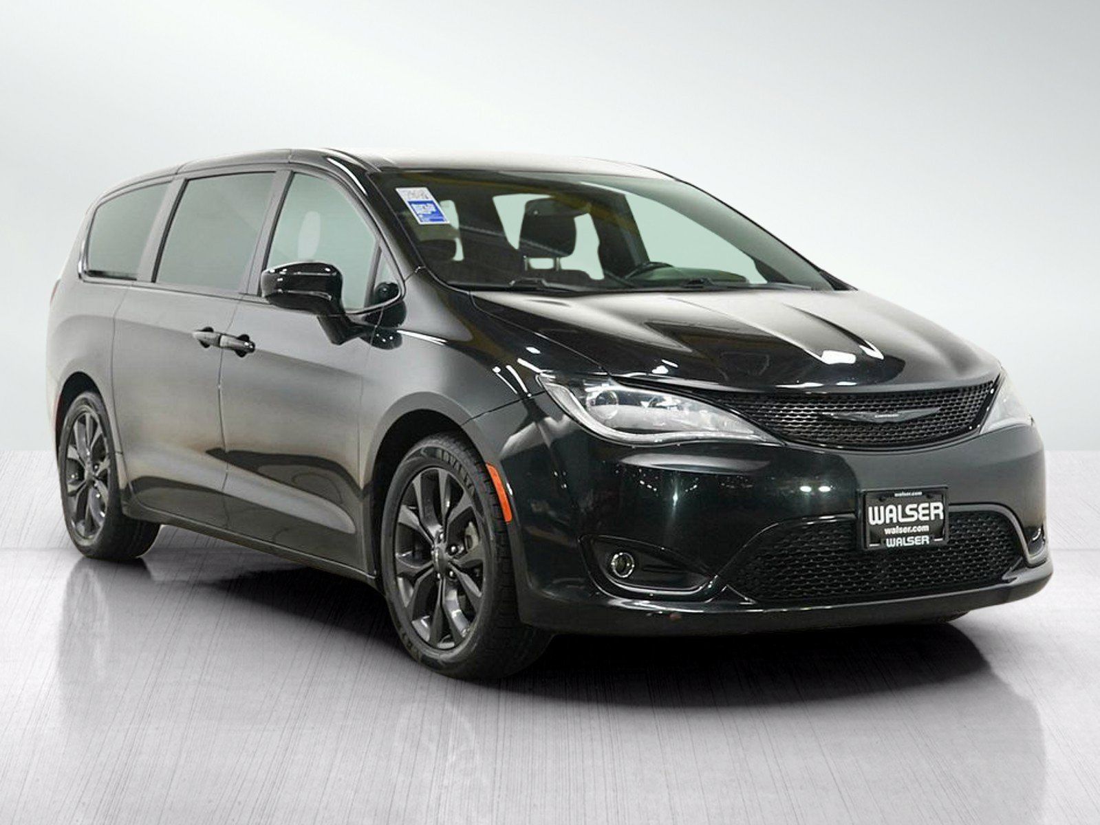 Used 2019 Chrysler Pacifica Touring Plus w/ S Appearance Package FWD image 8