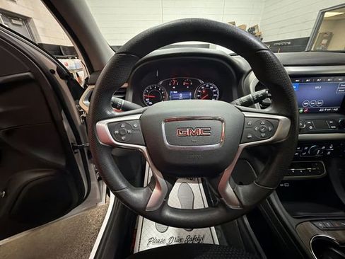 Certified 2022 GMC Acadia SLE w/ Driver Convenience Package AWD/4WD image 14