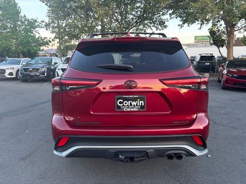 Used 2021 Toyota Highlander XSE AWD/4WD image 5