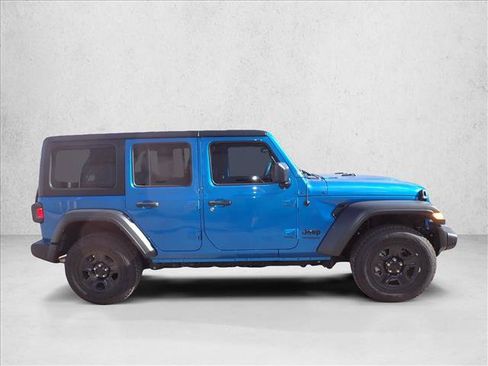 Used 2022 Jeep Wrangler Unlimited Sport AWD/4WD image 4